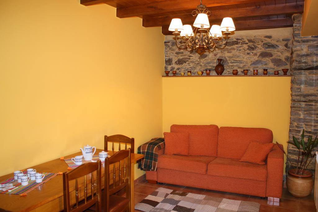 Apartamentos Rurales Veredas Santa Eulalia de Oscos Room photo